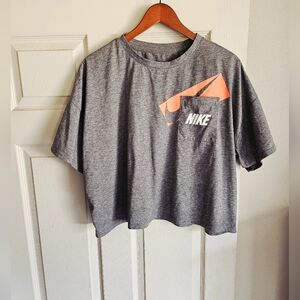 Nike XL Women's Logo Pocket Crop Top, Heather Gray Excellent Condition